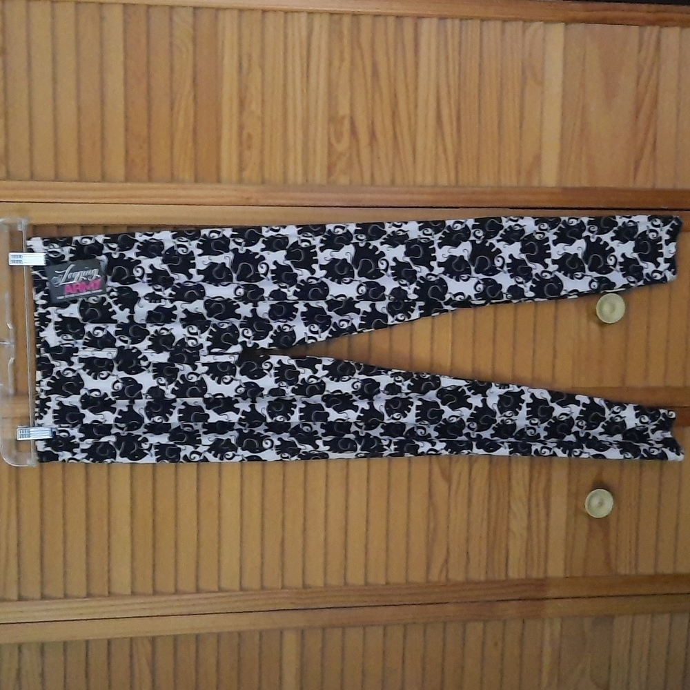 Legging Army NWT Elephant Print Buttery Soft Comfy Leggings Size 3/4 XL